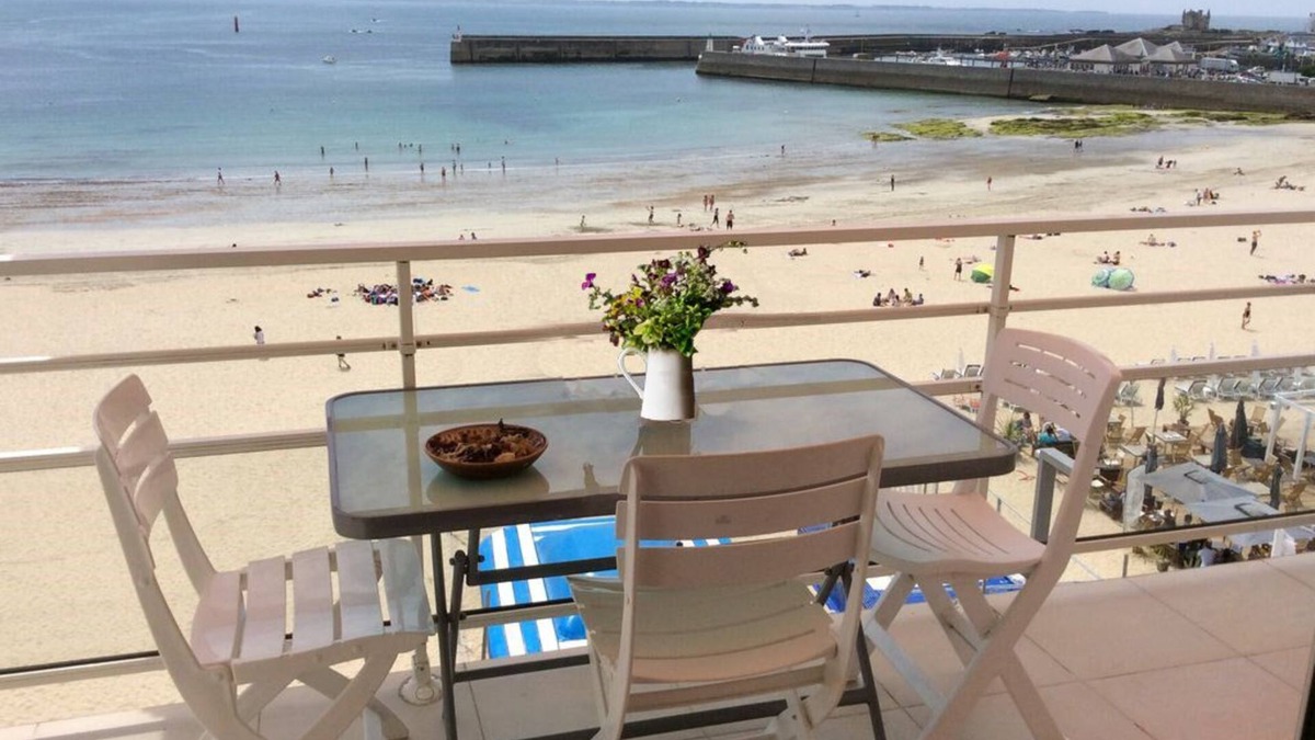 Quiberon Apartment | Like the bow of the Titanic.!