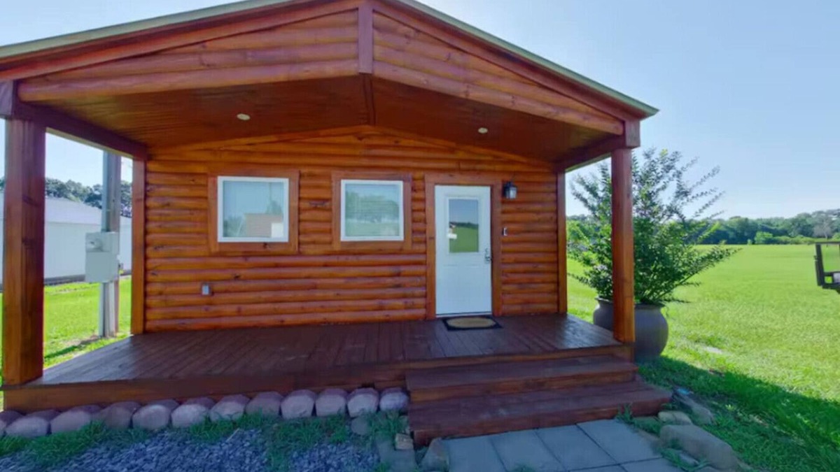 Caddo Gap Cabin | Lil Caddo Riverfront Cabin