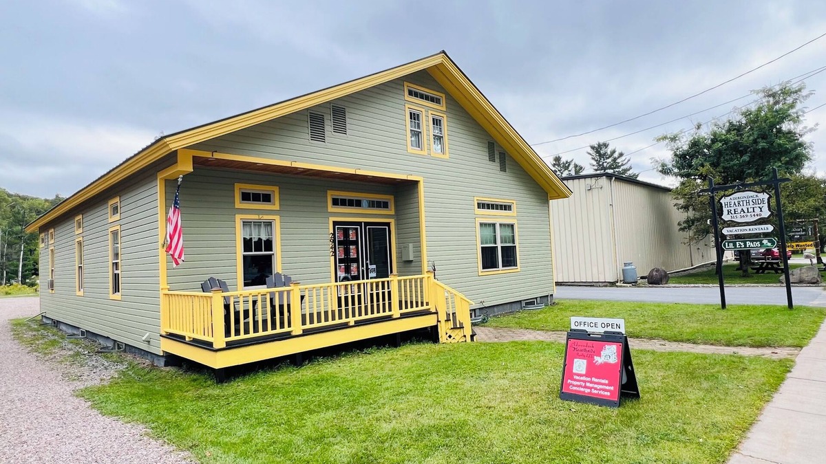 Old Forge Apartment | Lil E's Pad #3- The ultimate Adirondack Apartment
