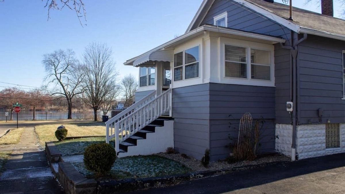 Akron House | Lil' Lake House - Dog and Family Friendly, 2 BR