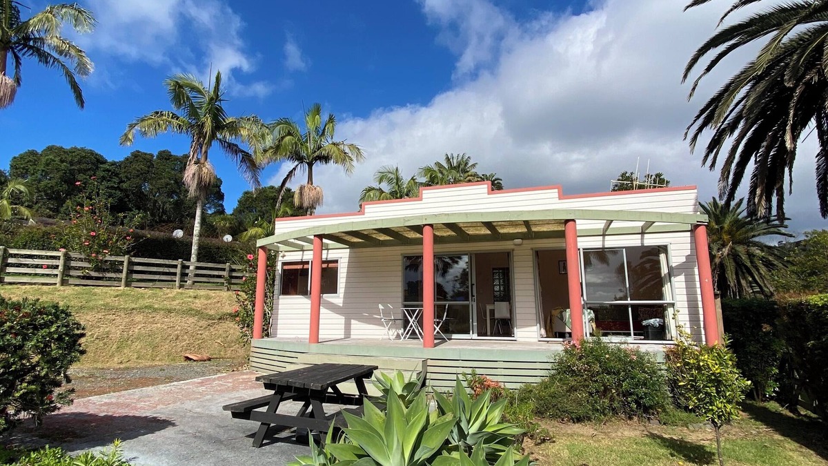Cable Bay House | Lil Pink Gin