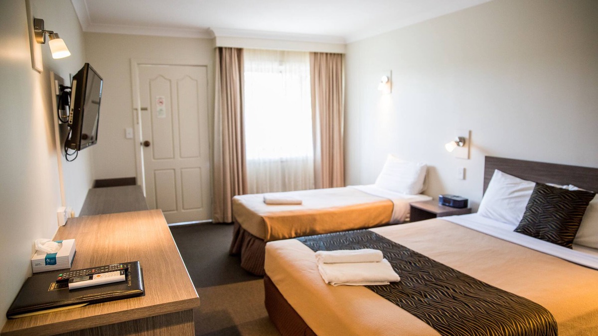 Goulburn Bed & Breakfast | Lilac City Motor Inn Deluxe Twin Room 29