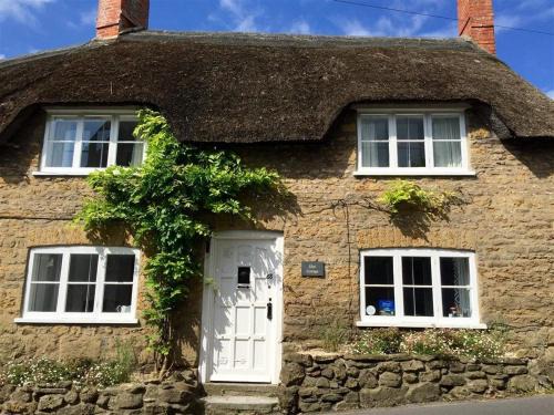 Burton Bradstock House | Lilac Cottage