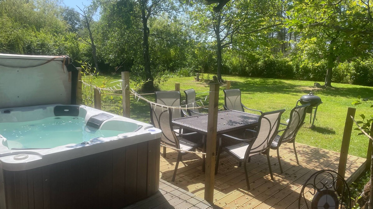 Blubberhouses Cabin | Lilac Lodge Retreat - set in its own acre of land