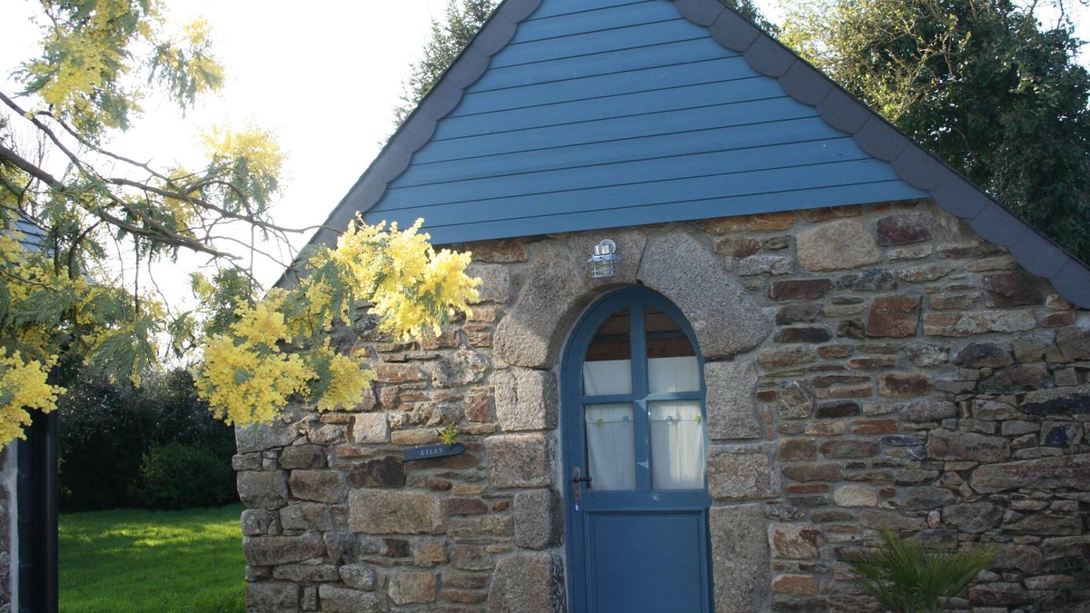 Callac House | Lilly, adorable little stone house for 3 people.