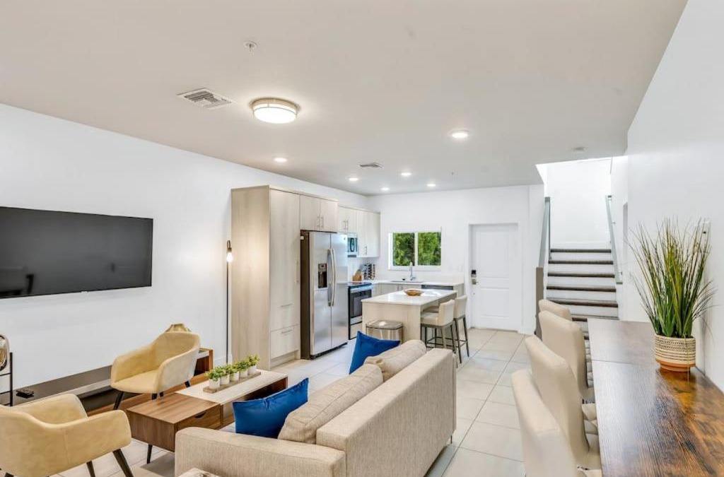 Lake Worth Corridor House | Lilly at Aviara Lake Worth