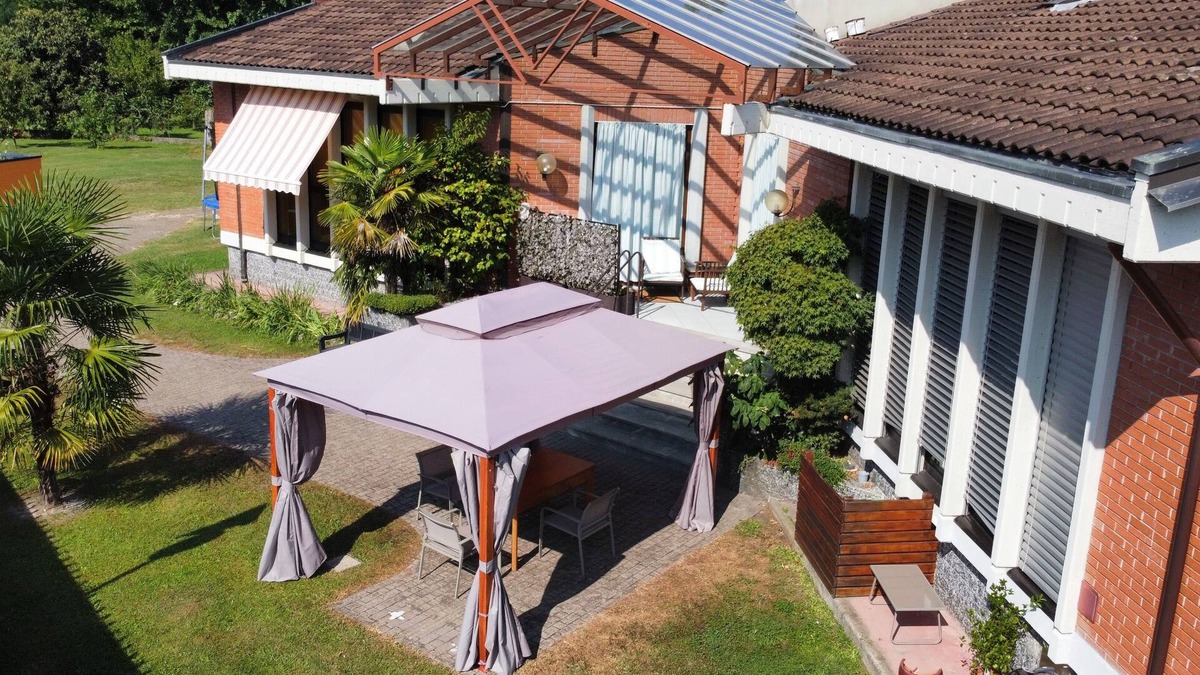 Luino Apartment | LILLY House - garden, barbecue, free parking, wifi, 5 mins from the lake by car