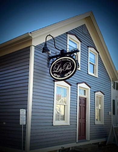 Cedarburg Hotel | Lilly Pad