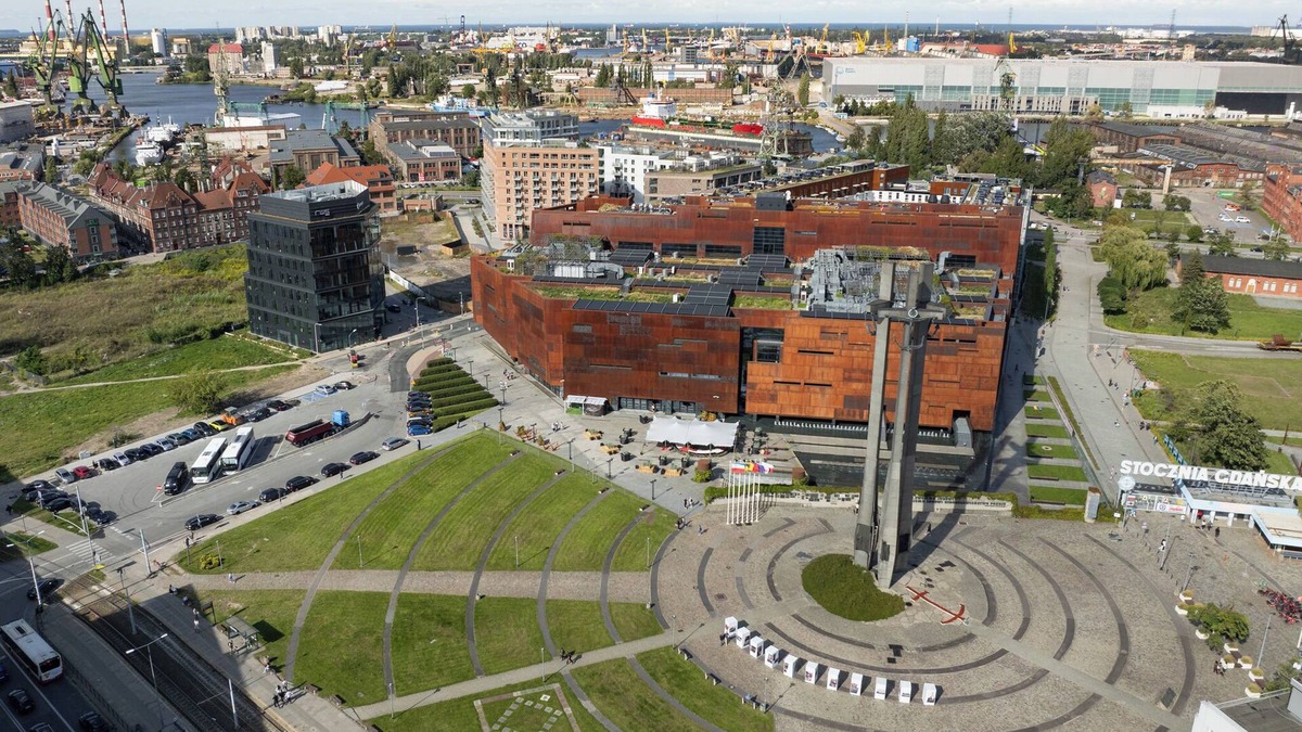 Mlyniska Apartment | Lily Apart Gdansk Shipyard view studios