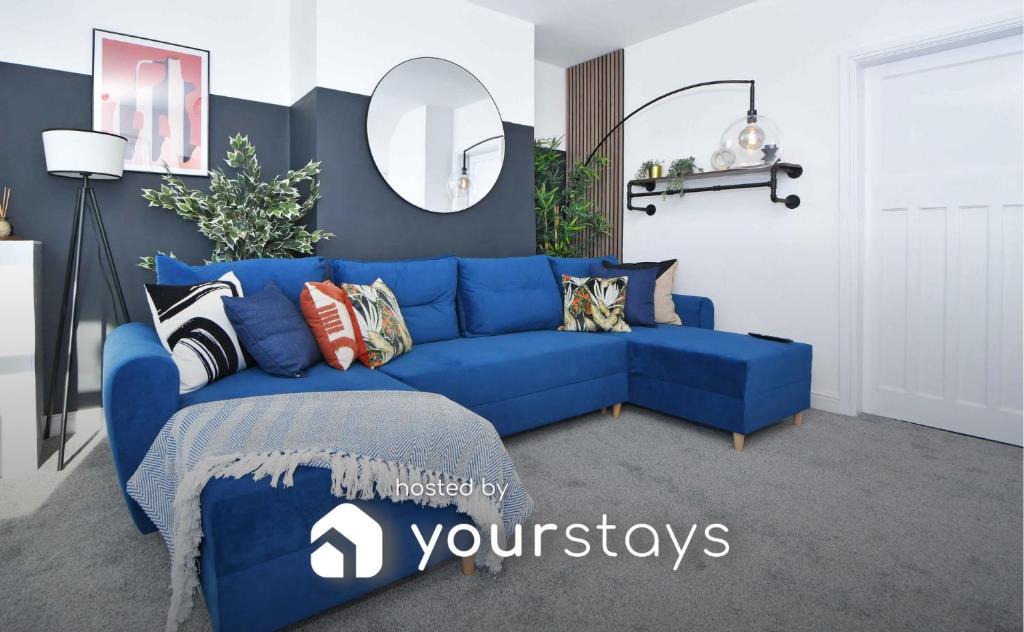 Crewe House | Lily House by YourStays - Cosy 3 Bedroom House in Crewe
