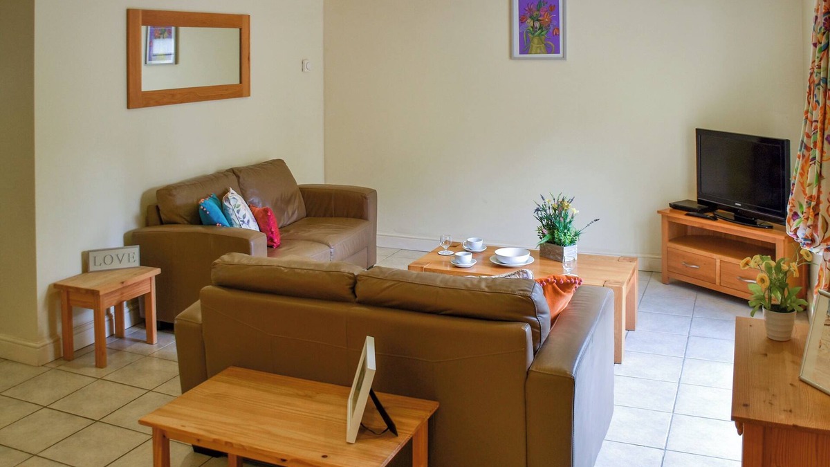 Nassington Cottage | Lily Pad 8 - UK43918