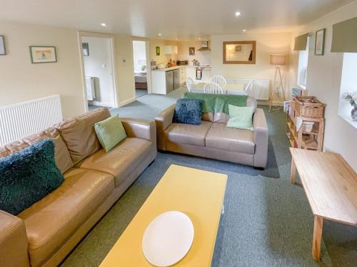 Nassington House | Lily Pad 9 - Uk43919