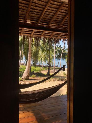 Koh Rong Hotel | Lily's Beach Bungalows
