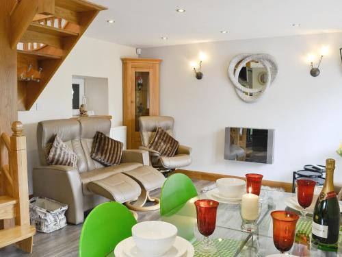 Pontardulais House | Lily Vale Cottage