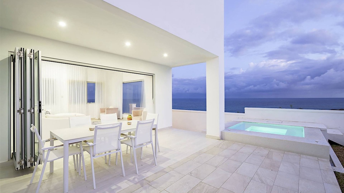 Harrismith Villa | Lilypad: Luxurious Cliffside Villa with Stunning Sea Views