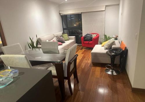 Country Club Apartment | Limarent