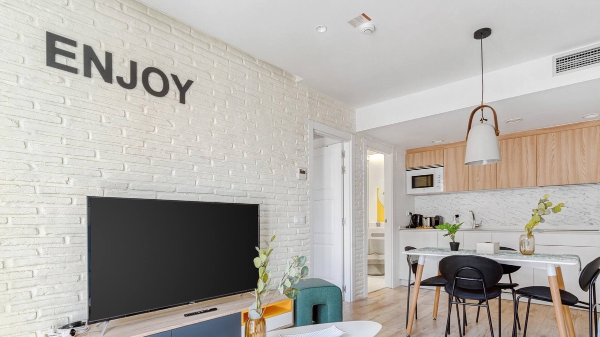 Haro Apartment | limehome Haro | 1-Bedroom Apartment with Balcony