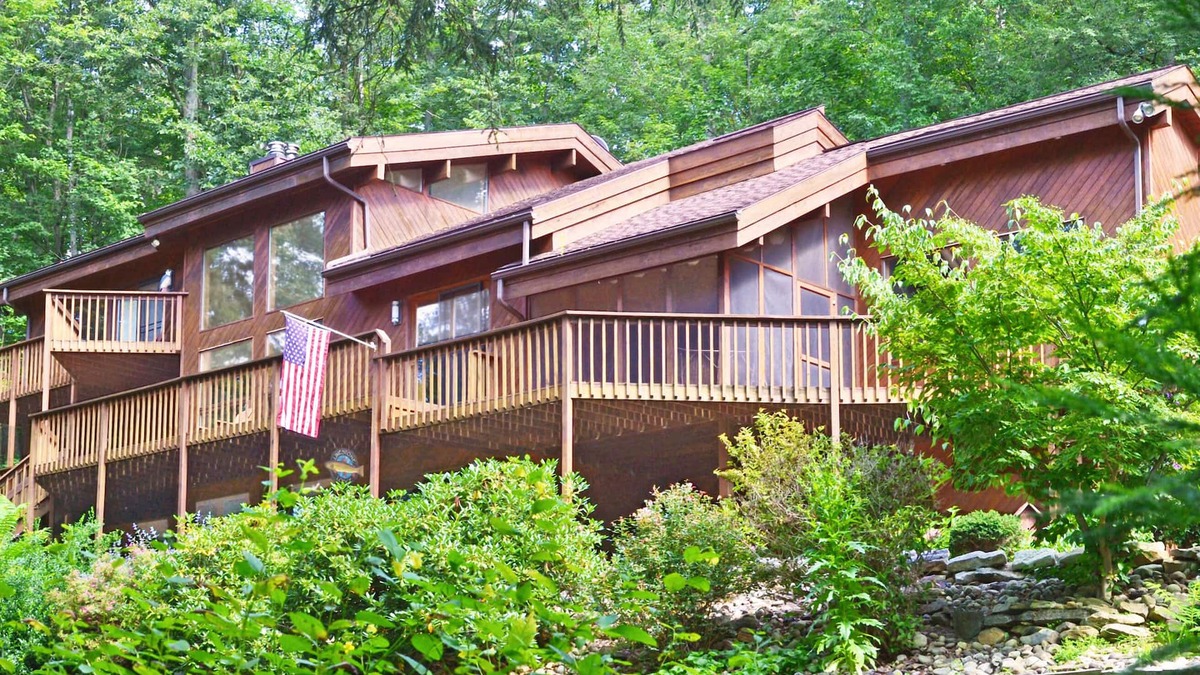 Mill Hall House | Limestone Lodge a Luxury Retreat on Fishing Creek, Near Penn State & Bucknell