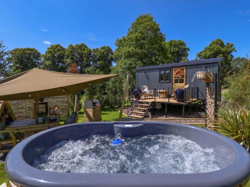 Retford House | Limetree Luxury Glamping Portland