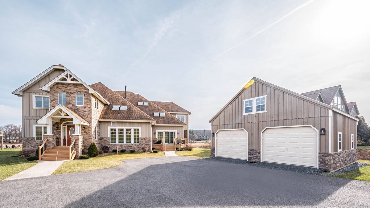 Waterfront Greens House | Limitless Joy | Private Indoor Pool + Hot Tubs & Game Room!