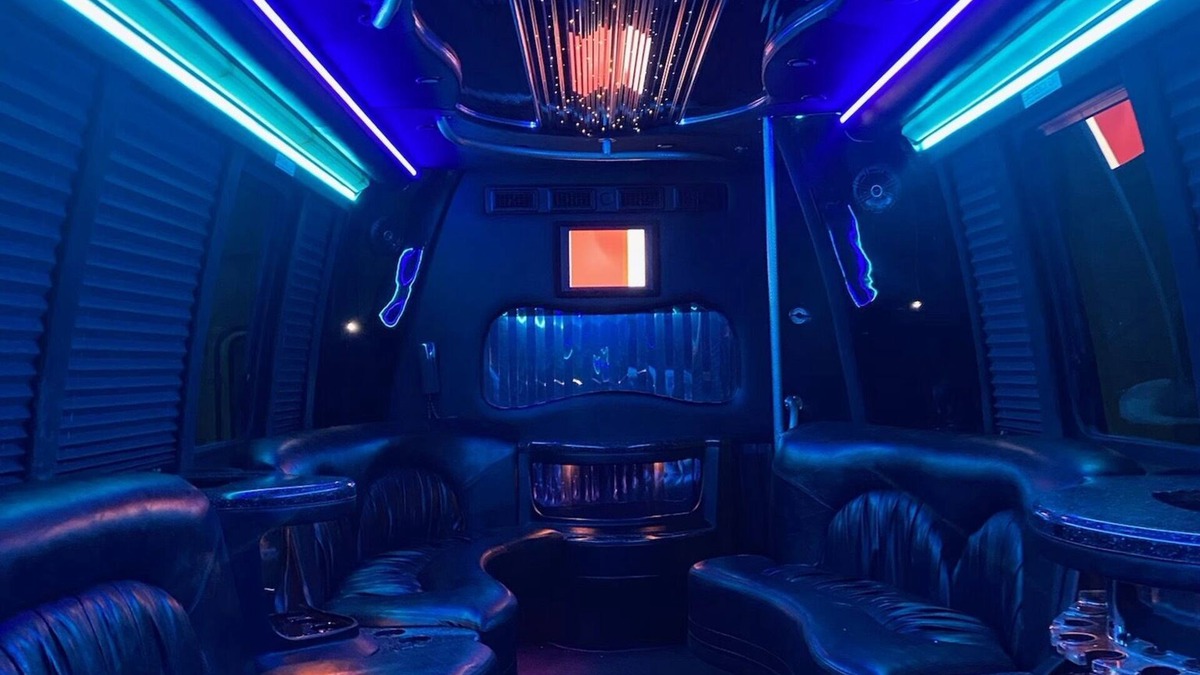 Lemont House | Limo Party Tailgate Bus