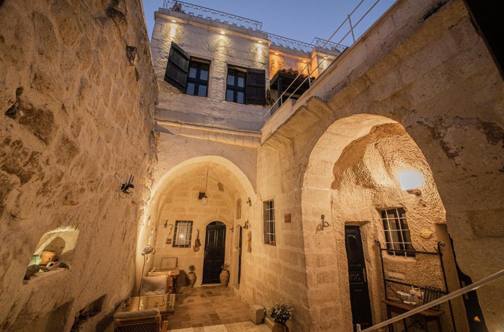 Ortahisar Bed & Breakfast | Limon Cave House