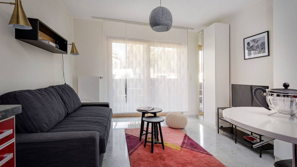 Limpertsberg Apartment | Limpertsberg cinema studio in high-end residence