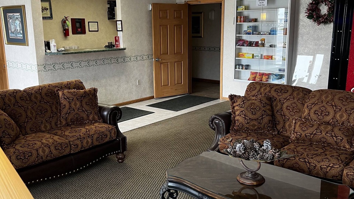 Escanaba Hotel | Lincoln Host Motor Inn