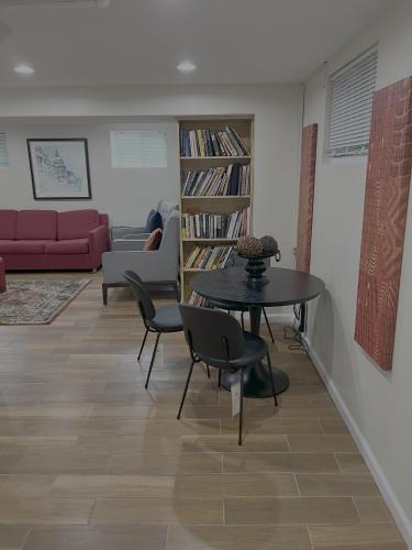 16th Street Heights Apartment | Lincoln Howard House
