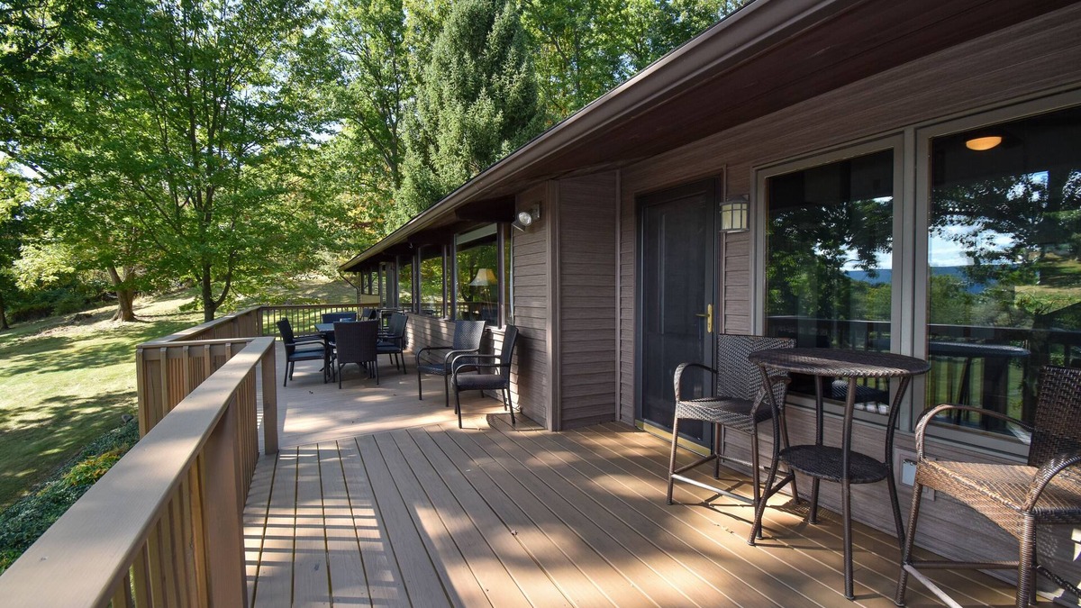 Boalsburg House | Linden Lodge on Mount Nittany - Fantastic Winery Views