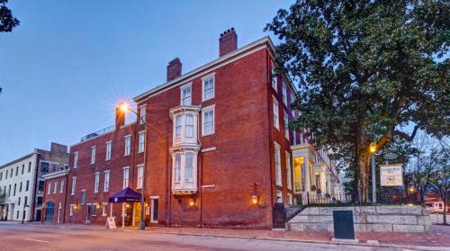 Monroe Ward Hotel | Linden Row Inn