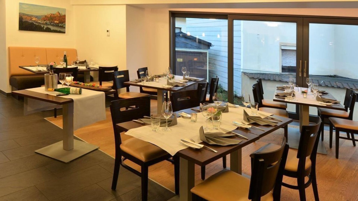 Ayl Bed & Breakfast | Linden's Pension-Restaurant - Double Shower/WC