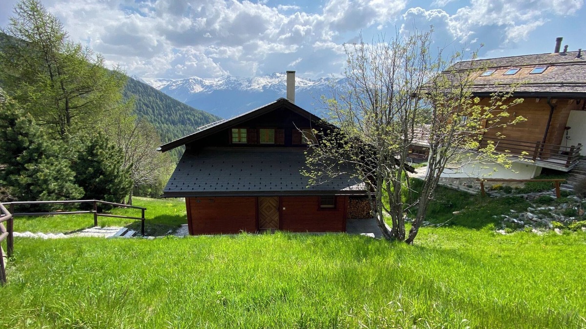Chandolin Ski Chalet | Linen is not included in the service. We provide, if desired, linen packages including bed linen, ba