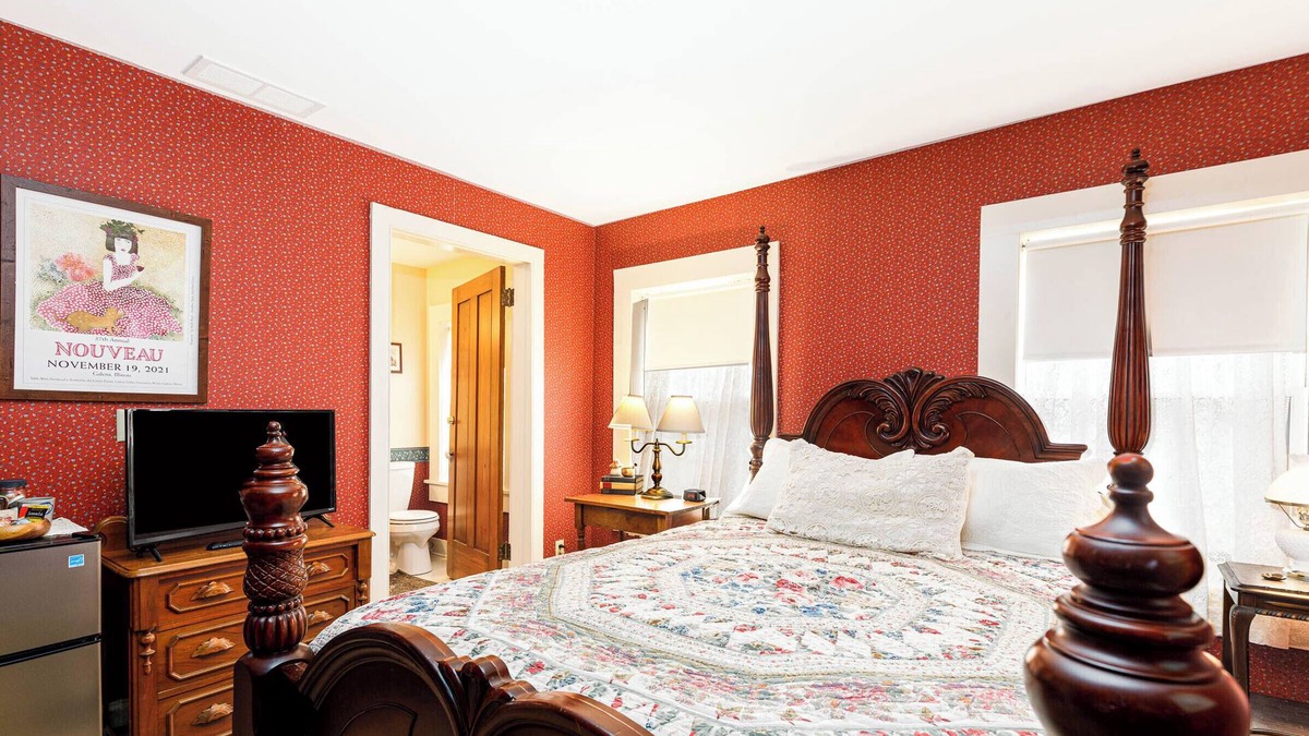 Galena Hotel | Linen&Stone Inn Unit 2, Charming, Historic, 1.5 Blocks to Main St.