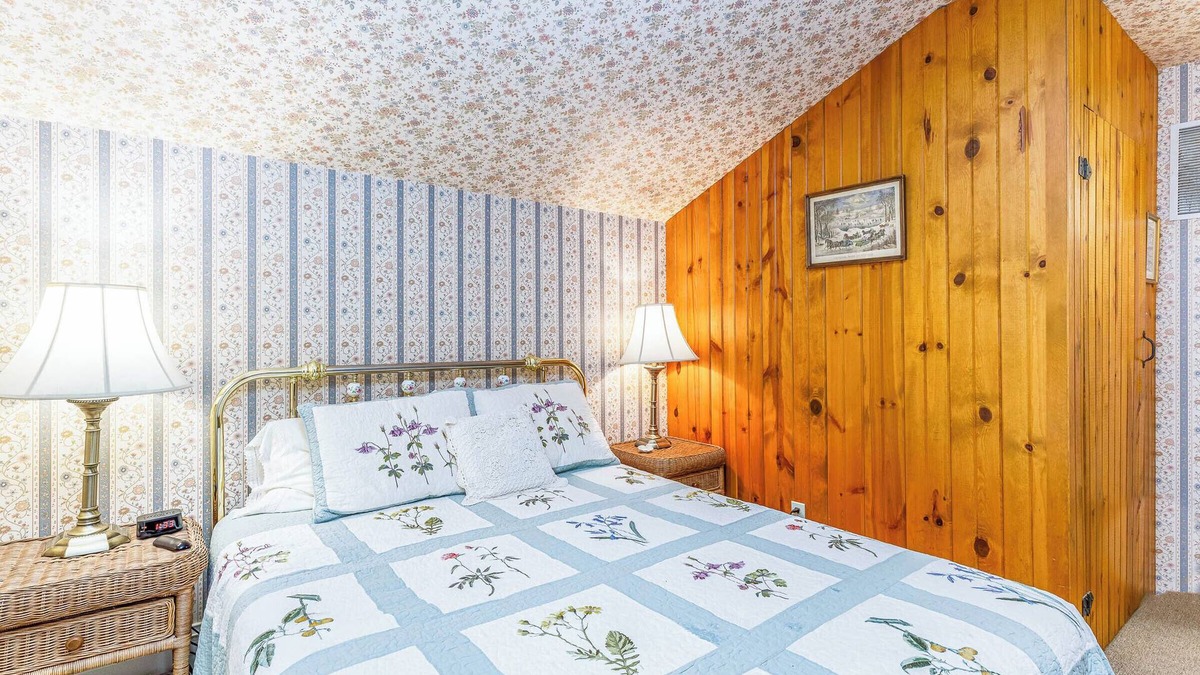 Galena Hotel | Linen&Stone Inn Unit 5, Charming, Historic, 1.5 Blocks to Main St.
