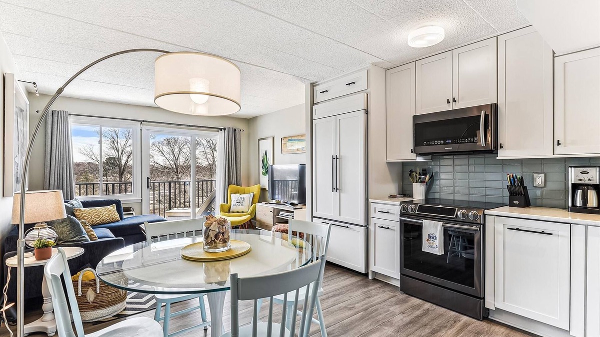 The Pines Condo | LINENS INCLUDED! UPDATED! DOWNTOWN!