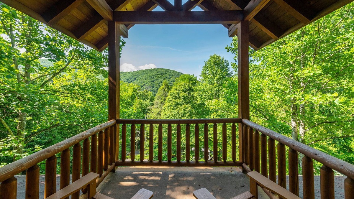 Montreat Cabin | Linger Longer Lodge | Spacious Home in Beautiful Montreat With Mountain Views!