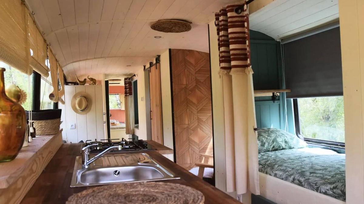 Saint-Antonin Noble Val Cabin | Linie 3C - Schulbus ausgestattet 4 Personen