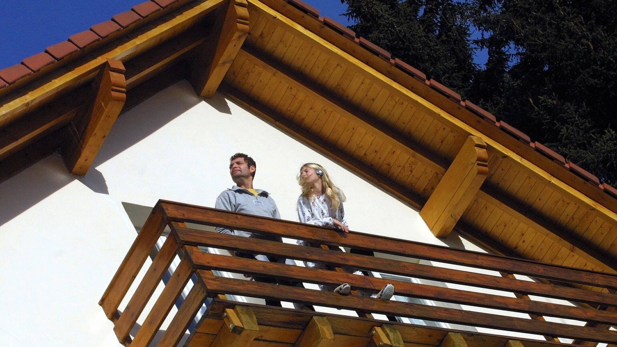 Linthal Ski Chalet | Linthal, individual chalet with veranda located in the mountains at 1050 meters above sea level