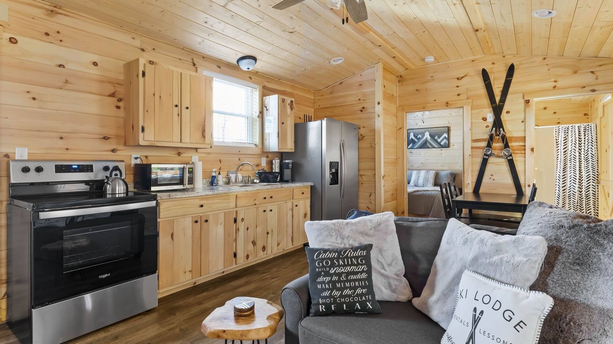 Newland Cabin | Linville Gorge 2 Bd 1 Bth Mountain Getaway!