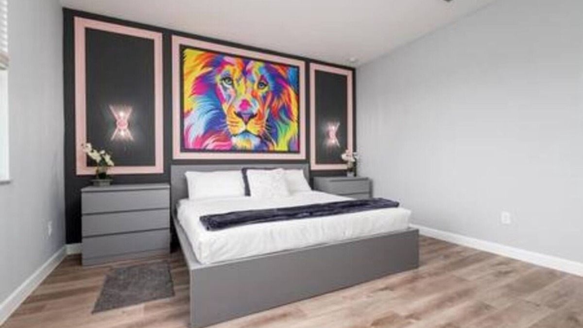 Survey Creek House | Lion Lionel Prestige Luxury Townhome 2 Masters