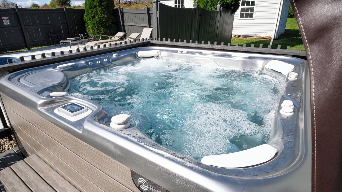 Reedsville House | Lions Den. Pool-Hot Tub-EspressoBar-Stadium 30 Min