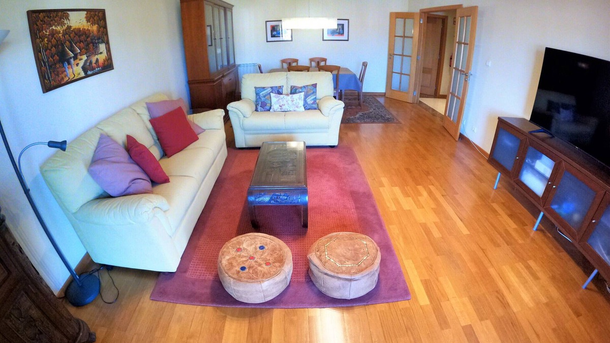 Alges Apartment | Lisbon, 2 bedroom apartment w/balcony in Algés