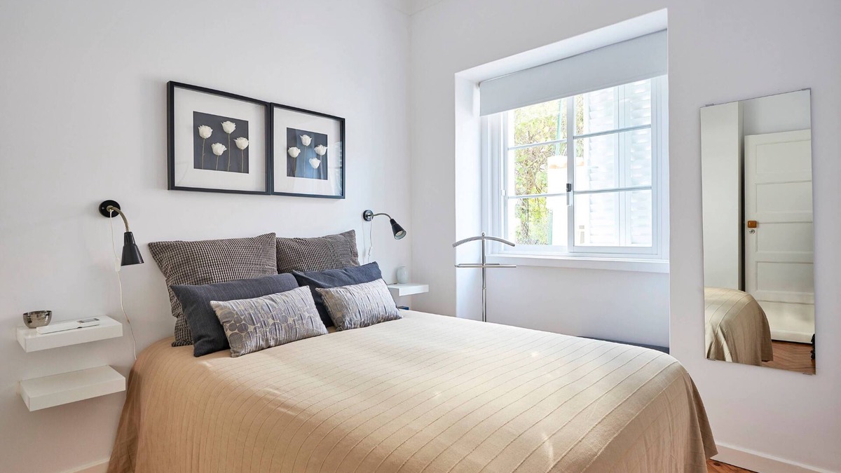 Alvalade Apartment | Lisbon Haven - By the METRO with AC