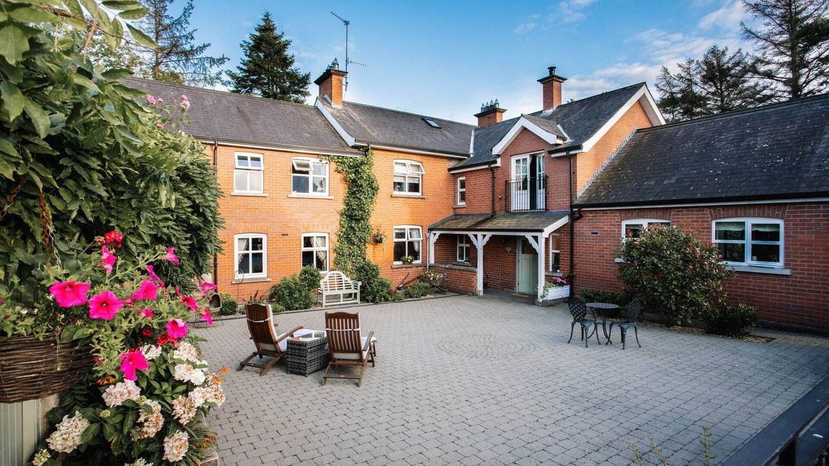 Dromore Bed & Breakfast | Lisnacurran B&B - The Parlour Room