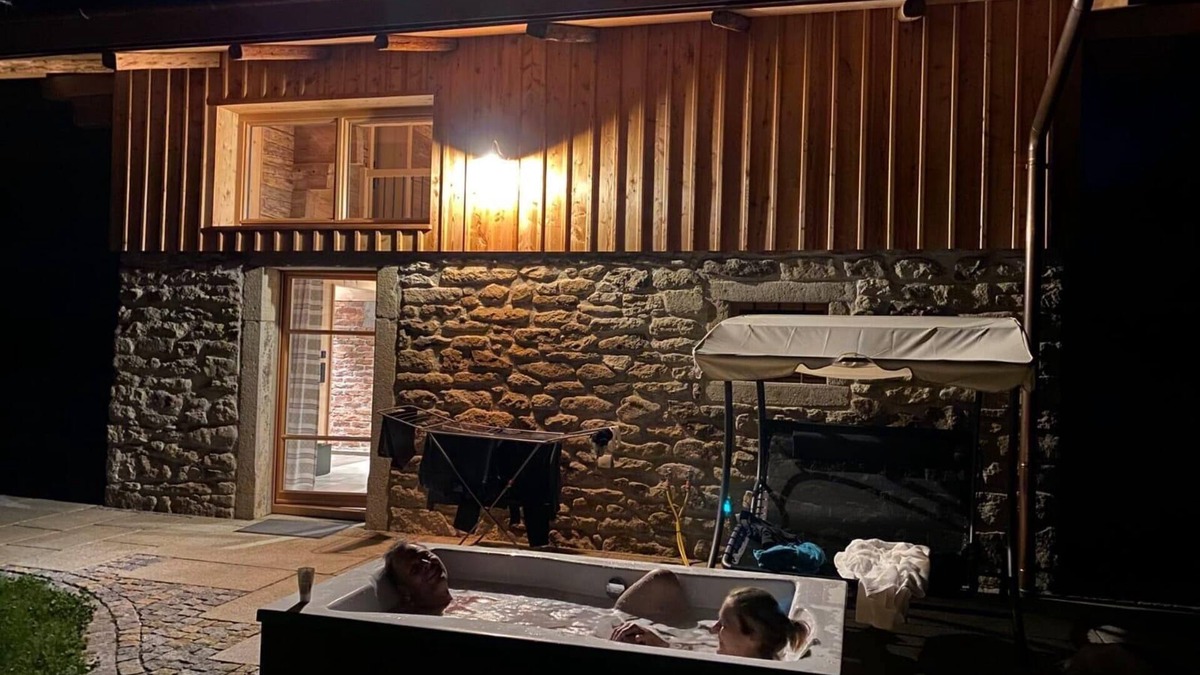 Arnbruck Apartment | Listed vacation home/chalet 109 sqm with terrace
