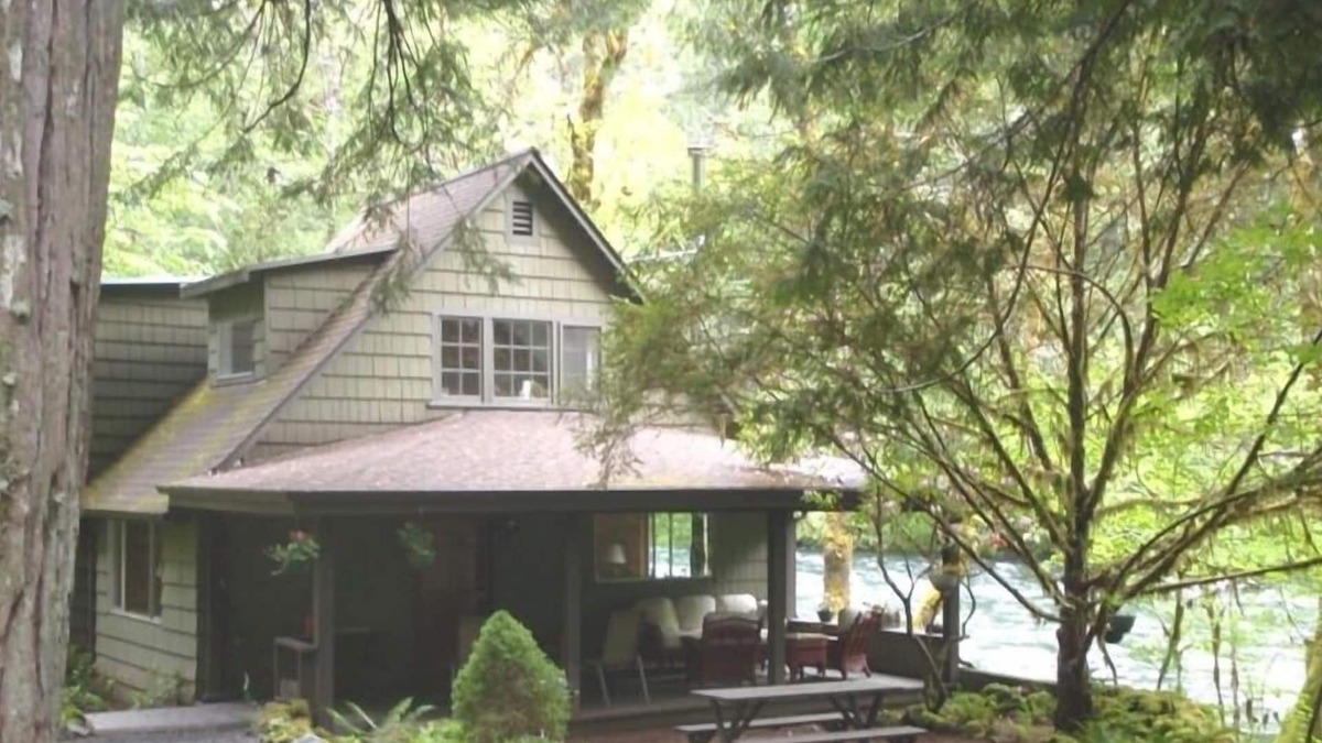 McKenzie Bridge House | Listen to the River Sing on Rillerah