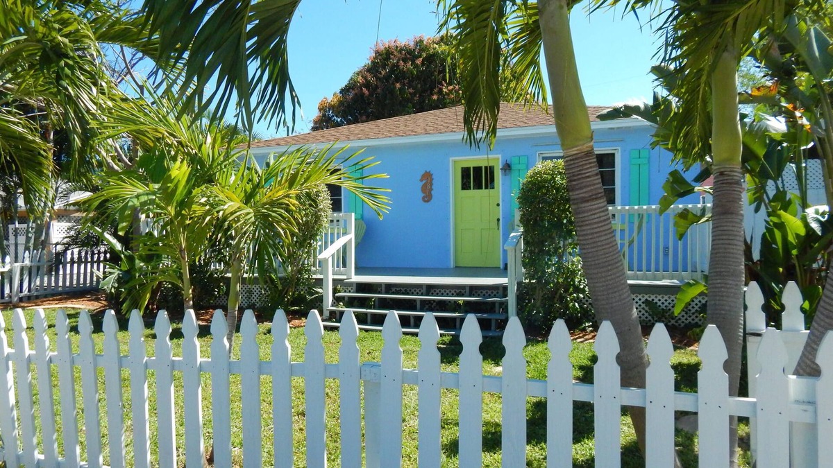 Riviera Beach House | Lit's Keywest Home - Near the Beach, Marina, & More!