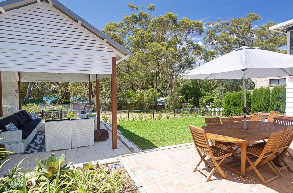 Nelson Bay House | Little Beach House Little Beach with air con WiFi and boat parking