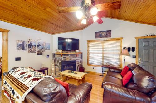 Reeds Spring House | Little Bear